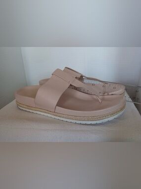 Vince Avani Platform Leather Thong Sandals, Blush - 9M (EUC)